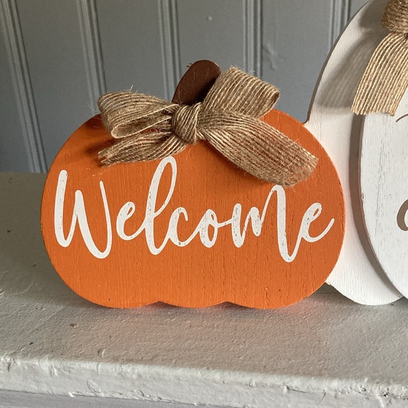 NWT- Welcome To Our Patch- Triple Wooden Pumpkin Sign w/ Easel Stand - Picture 3 of 17